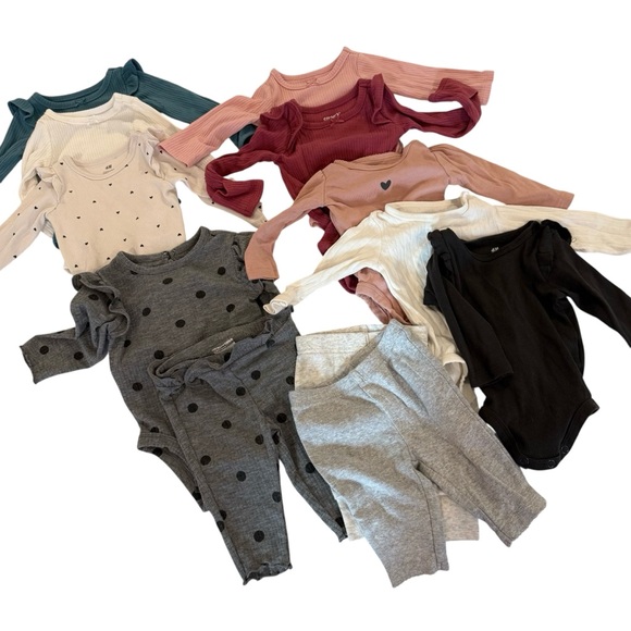 5 for $25!! Baby Girl 0-3 Mo Bundle of 23!! Old Navy!Little Planet - Small Story - Picture 10 of 10